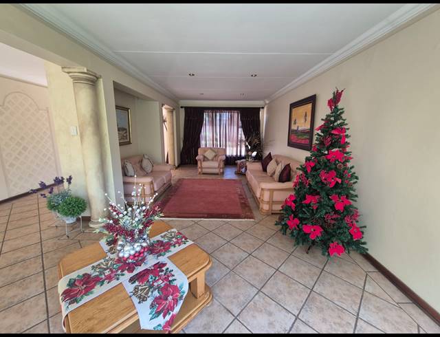 4 BEDROOM HOUSE FOR SALE IN VANDERBIJLPARK SW 5